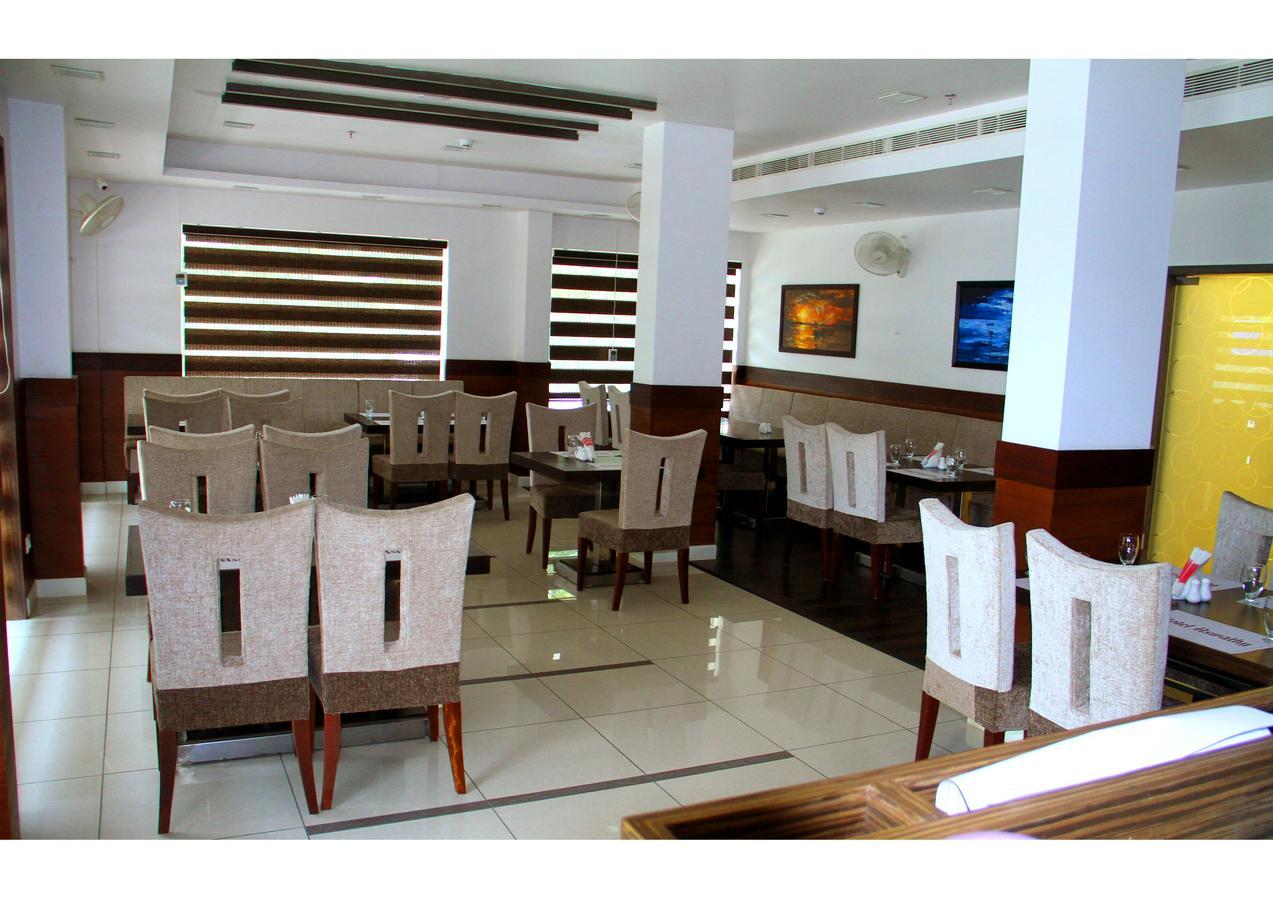 โรงแรมอัศวาธิ Kodungallur ภายนอก รูปภาพ